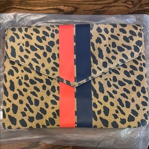 Stella and dot leopard clutch